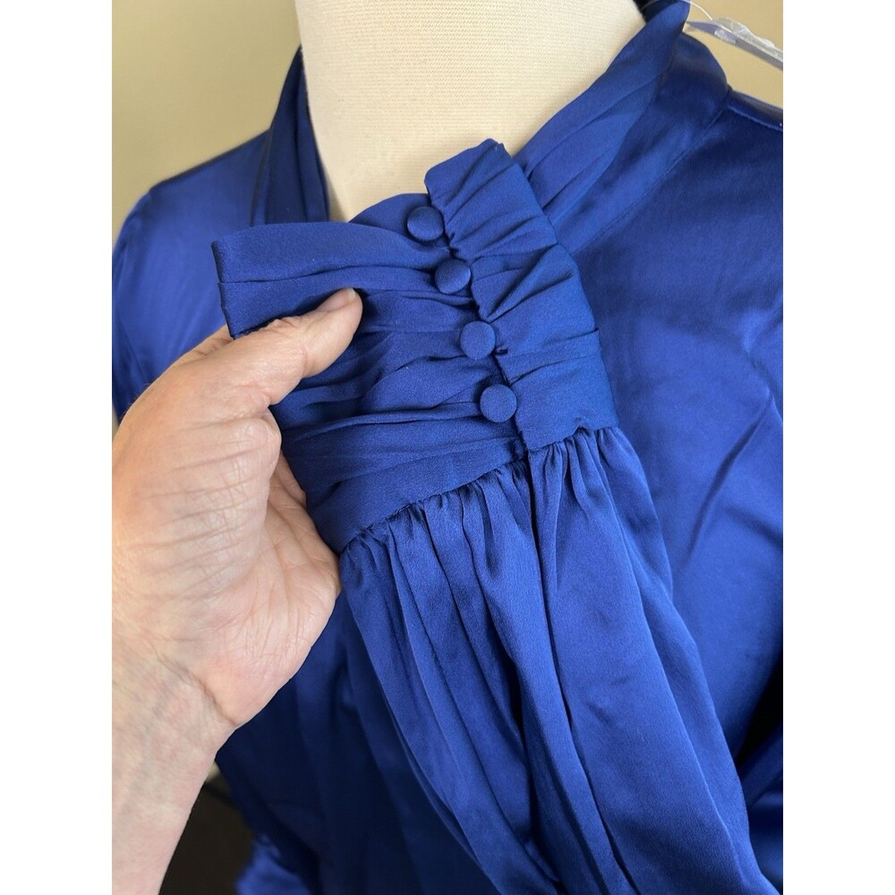 WHITE HOUSE BLACK MARKET Twisted Neck Satin Blouse Sodalite Blue NWT Sz 12 - Picture 6 of 8